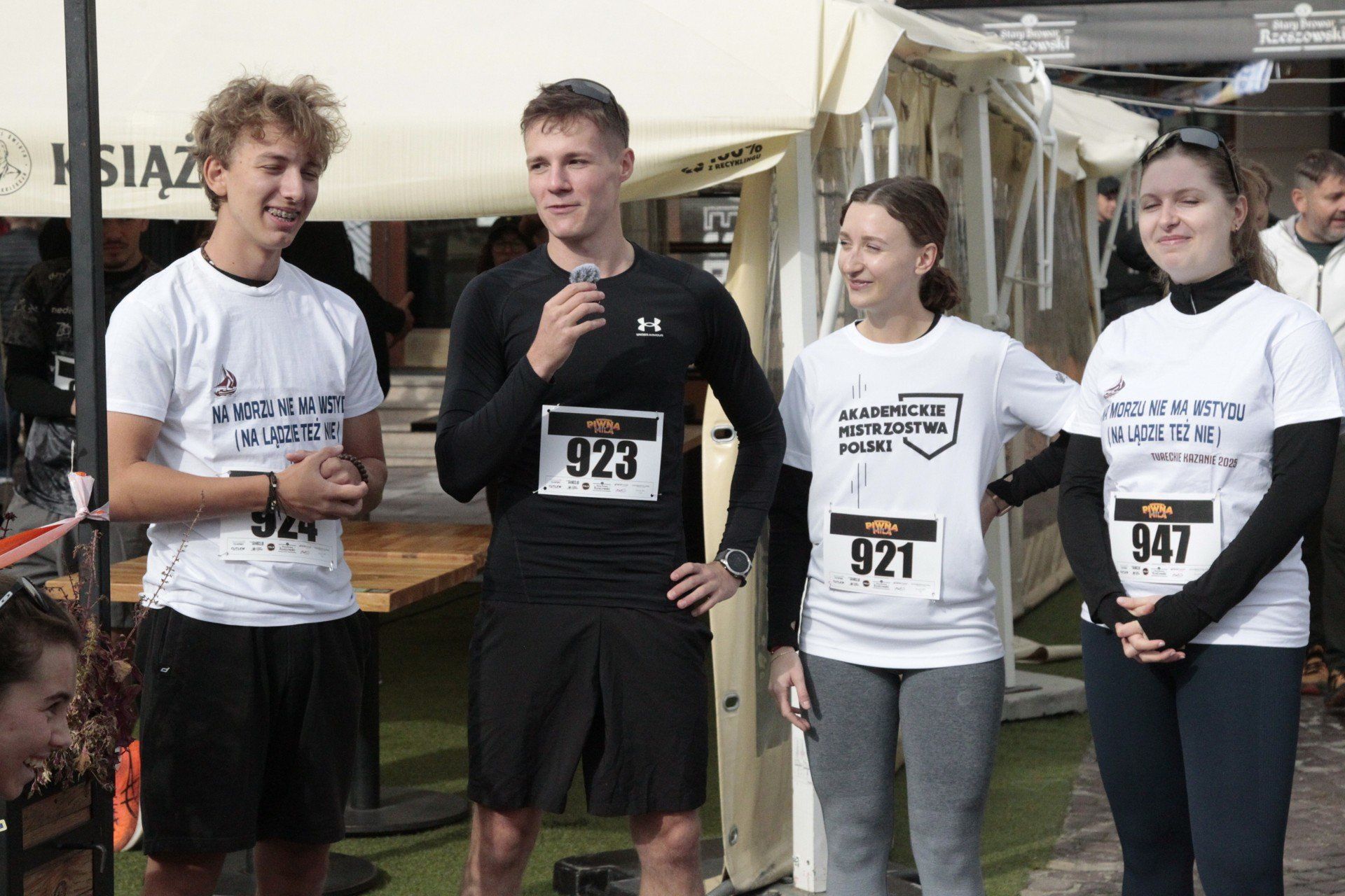 Rynek w Rzeszowie wypełnił się śmiechem, sportową energią i festiwalowym nastrojem podczas wyjątkowego biegu - Piwnej Mili/2025