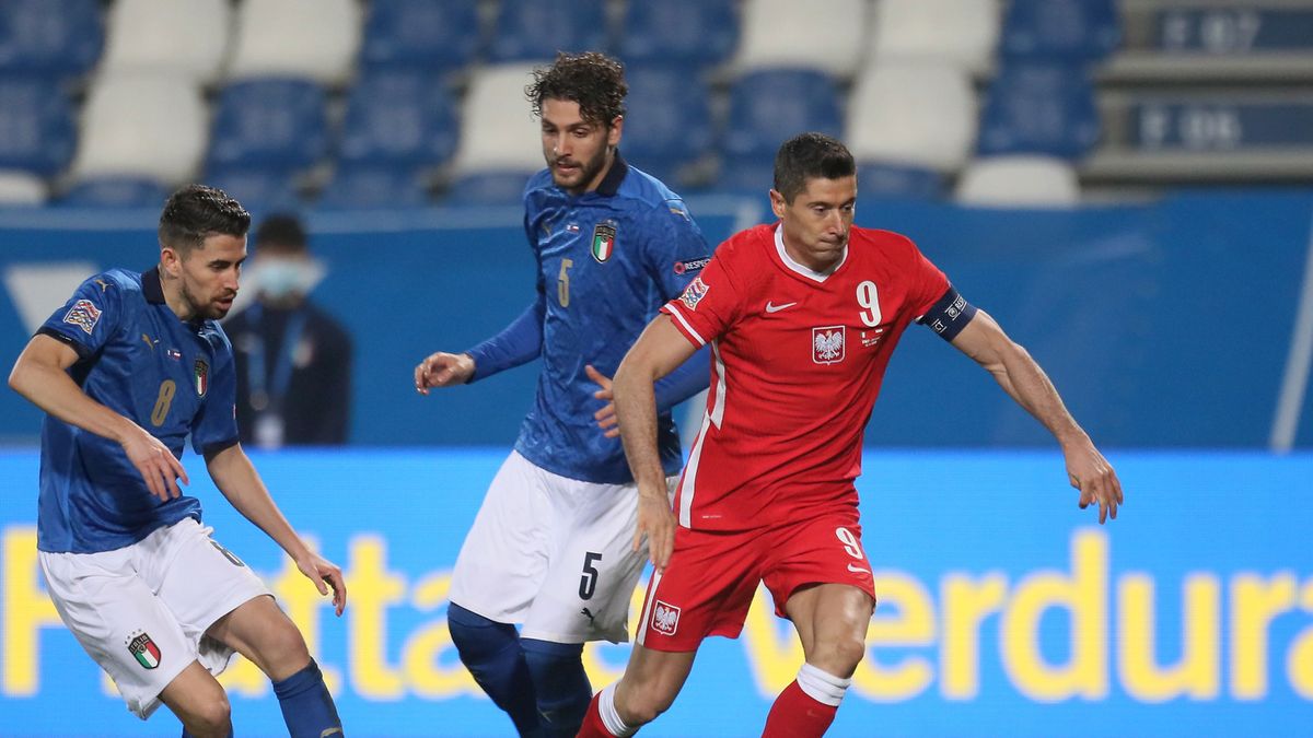 PAP / Leszek Szymański / Na zdjęciu: Robert Lewandowski (z prawej)