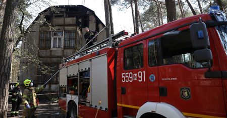 Otwock. Kolejny świdermajer w ogniu. 12 mieszkańców ewakuowanych