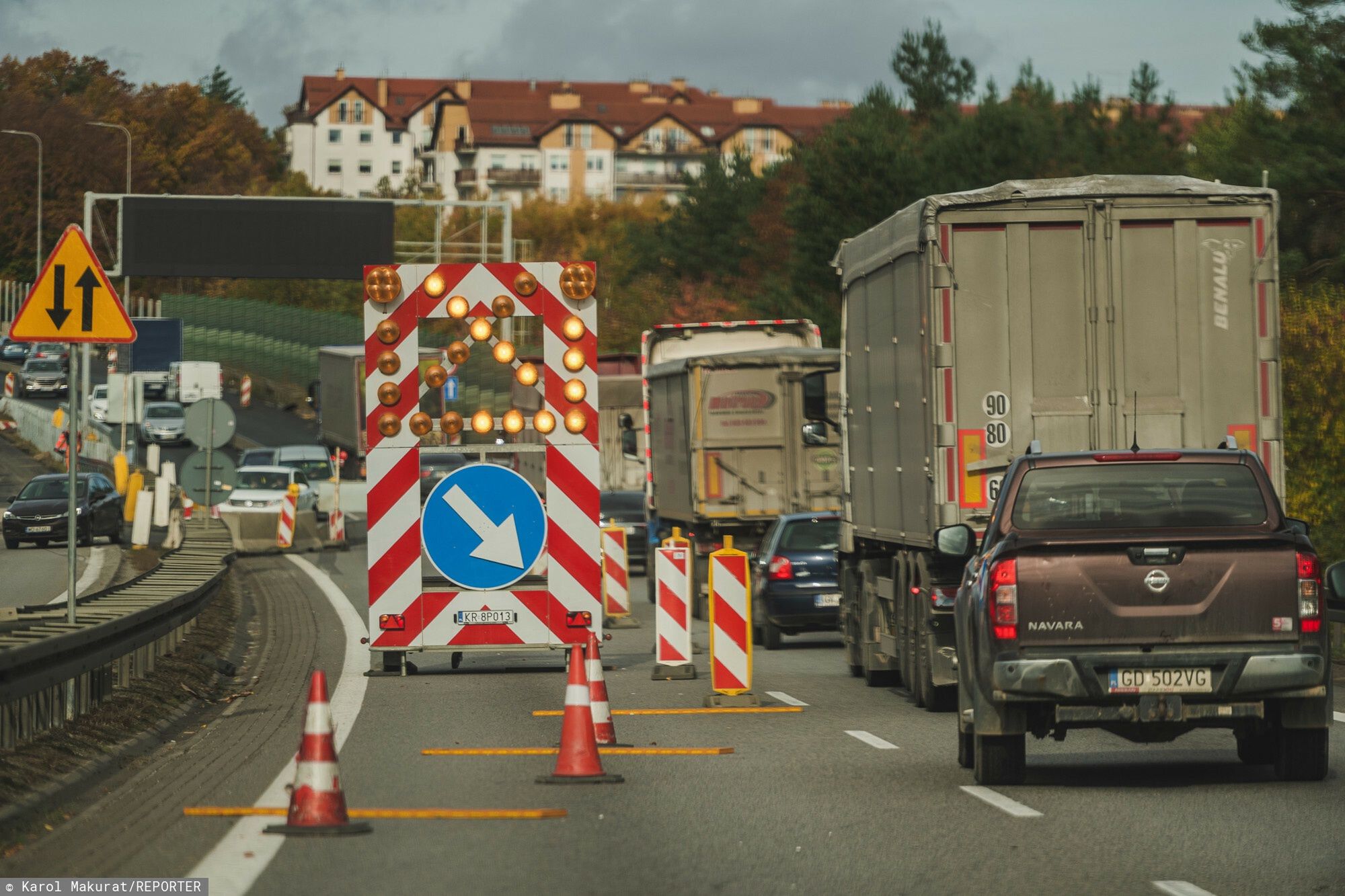 Ogromne korki na obwodnicy Tr�jmiasta
18.10.2022 - Gdynia, Korki w Trojmiescie. Korki na obwodnicy Trojmiasta spowodowane budowa Trasy Kaszubskiej oraz drogi ekspresowej S6 do Slupska. Remont i modernizacja infrastruktury drogowej w Trojmiescie. 
Fot. Karol Makurat/REPORTER
Karol Makurat/REPORTER
