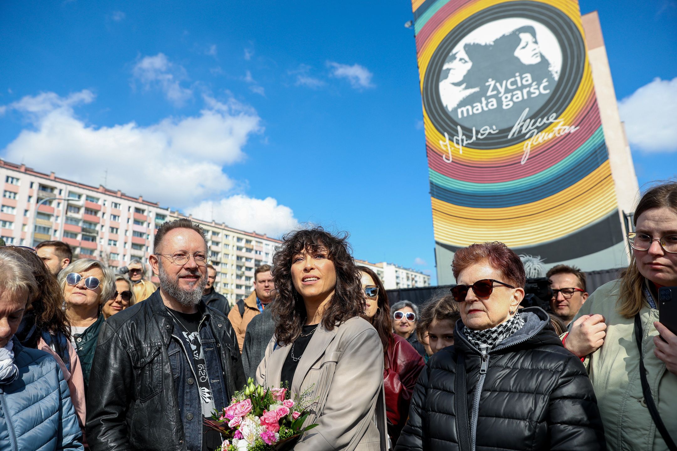 Natalia Kukulska z mężem na odsłonięciu muralu Anny Jantar i Jarosława Kukulskiego