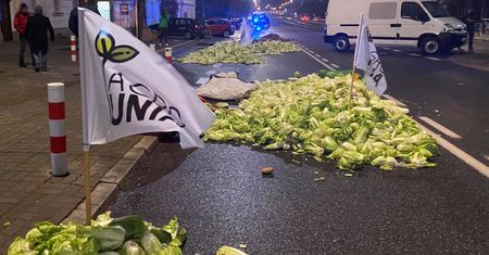 Protest rolników w Warszawie. W nocy byli w pobliżu domu Kaczyńskiego