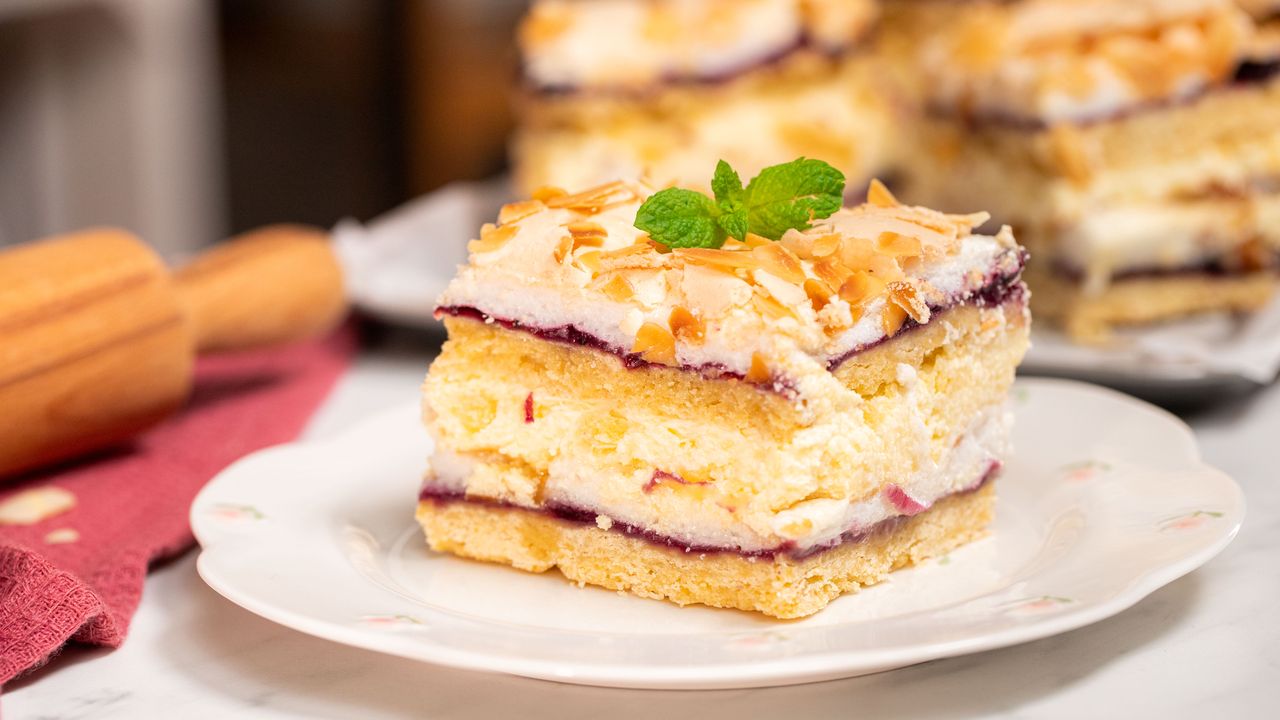 Nasz przepis dnia na kultową Pychotkę. To warstwowe ciasto udaje się za każdym razem