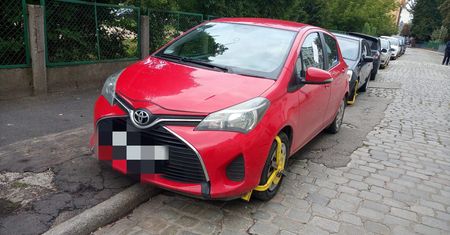 500 zł mandatu to często początek problemów. Dziś stoisz legalnie, jutro już nie