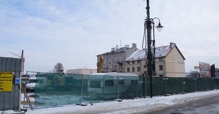 Ciężki sprzęt wjechał na plac budowy. Ruszyła budowa 75 mieszkań w centrum Lublina