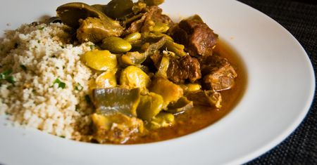 Opiekana jagnięcina pokrojona w kostkę (samo mięso z udźca i łopatki)