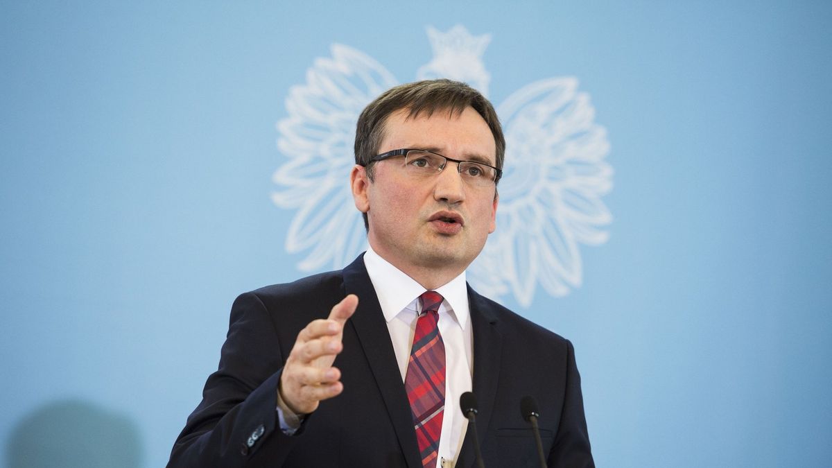 Śledztwo w sprawie ewentualnych nieprawidłowości przy udzielaniu kredytów walutowych trwa już blisko dwa lata. Zlecił je prokurator generalny Zbigniew Ziobro