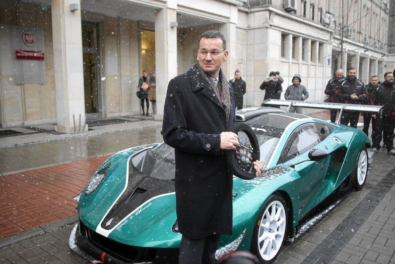 Mateusz Morawiecki promuje elektromobilność od półtora roku