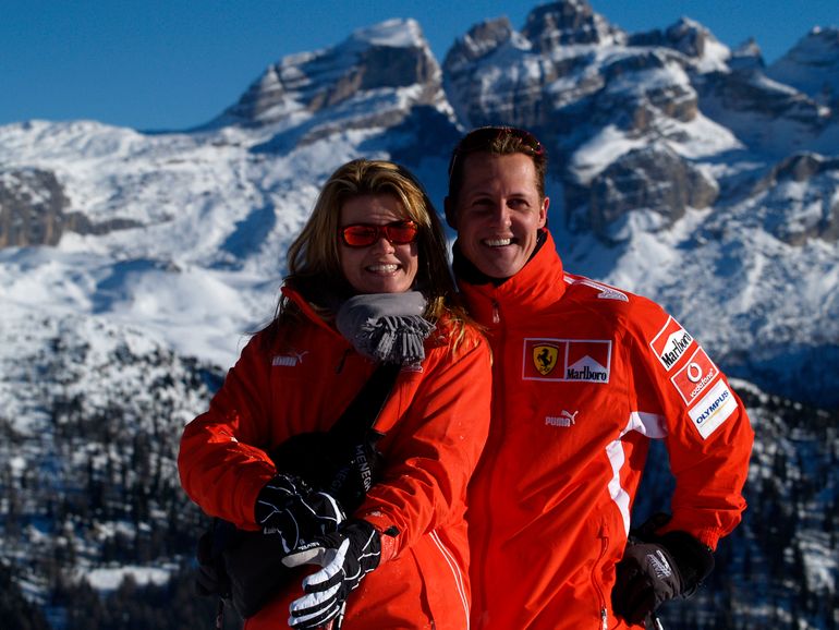 Michael Schumacher z żoną w górach