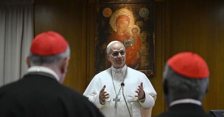 Papież Leon XIV spotkał się z kardynałami. Wiadomo, co im powiedział