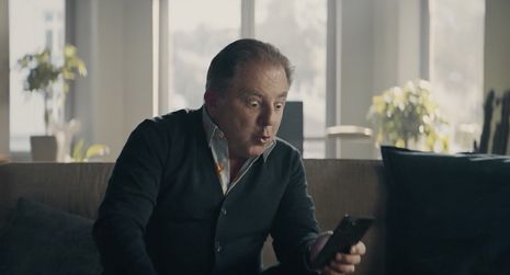 Dawid Podsiadło i Robert Makłowicz reklamują rabaty w aplikacji mobilnej  Credit Agricole