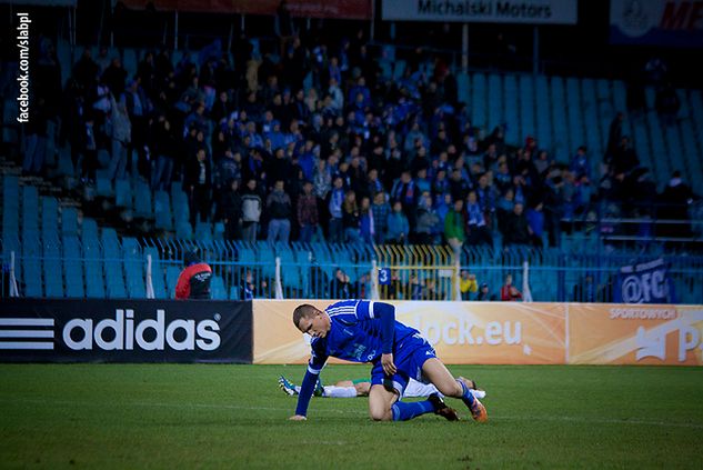 Płocki stadion miał mnóstwo wolnych miejsc na trybunach