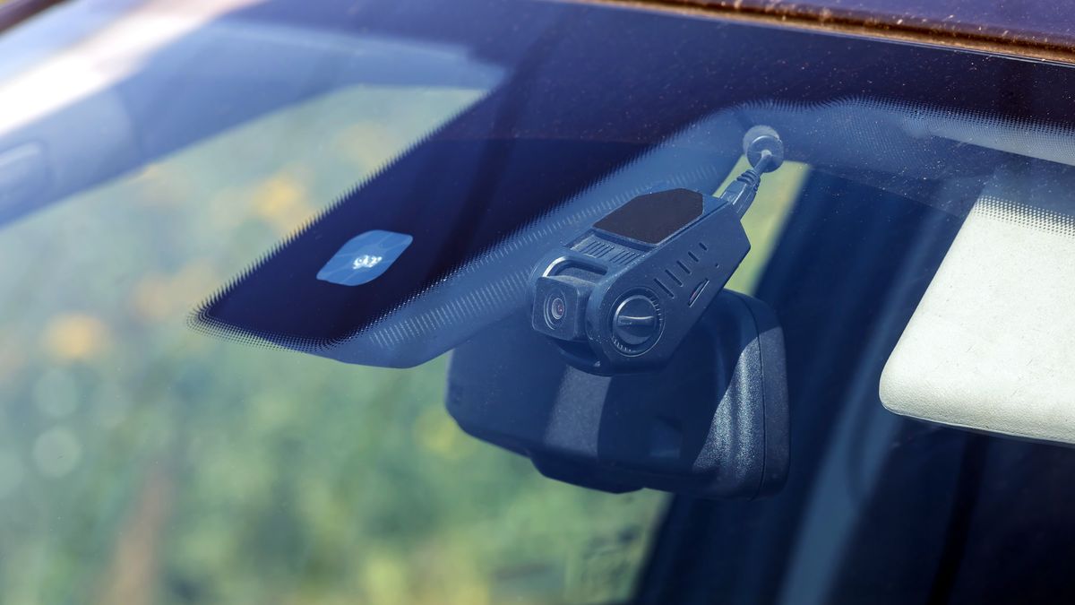 Kosztuje kilkaset złotych, ale może uratować znacznie większą kwotę, gdy trzeba wyjaśnić wątpliwości co do zaistniałego wypadku.