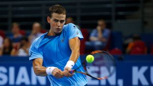 ATP Walencja: Vasek Pospisil i Pablo Cuevas awansowali do II rundy