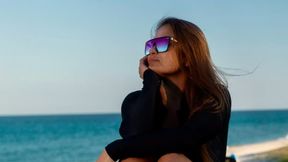 Polska gwiazda paraduje w bikini na plaży w Rio de Janeiro. Można pozazdrościć