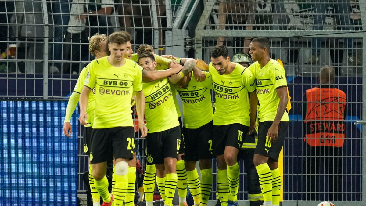 Zdjęcie okładkowe artykułu: Getty Images / DeFodi Images  / Na zdjęciu: piłkarze Borussii Dortmund