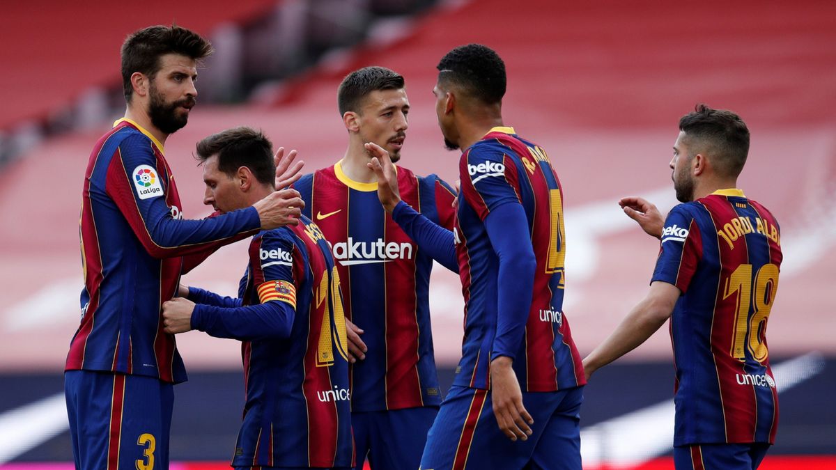 PAP/EPA / Na zdjęciu: piłkarze FC Barcelona