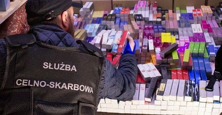 Napięta sytuacja w KAS. Celnicy rozważają protest