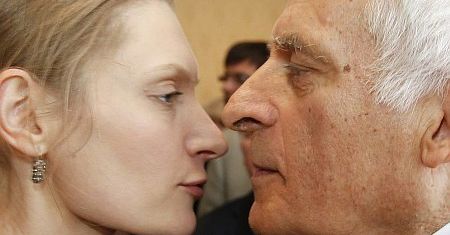 Agata Buzek: Od dziecka walczy ze śmiertelną chorobą