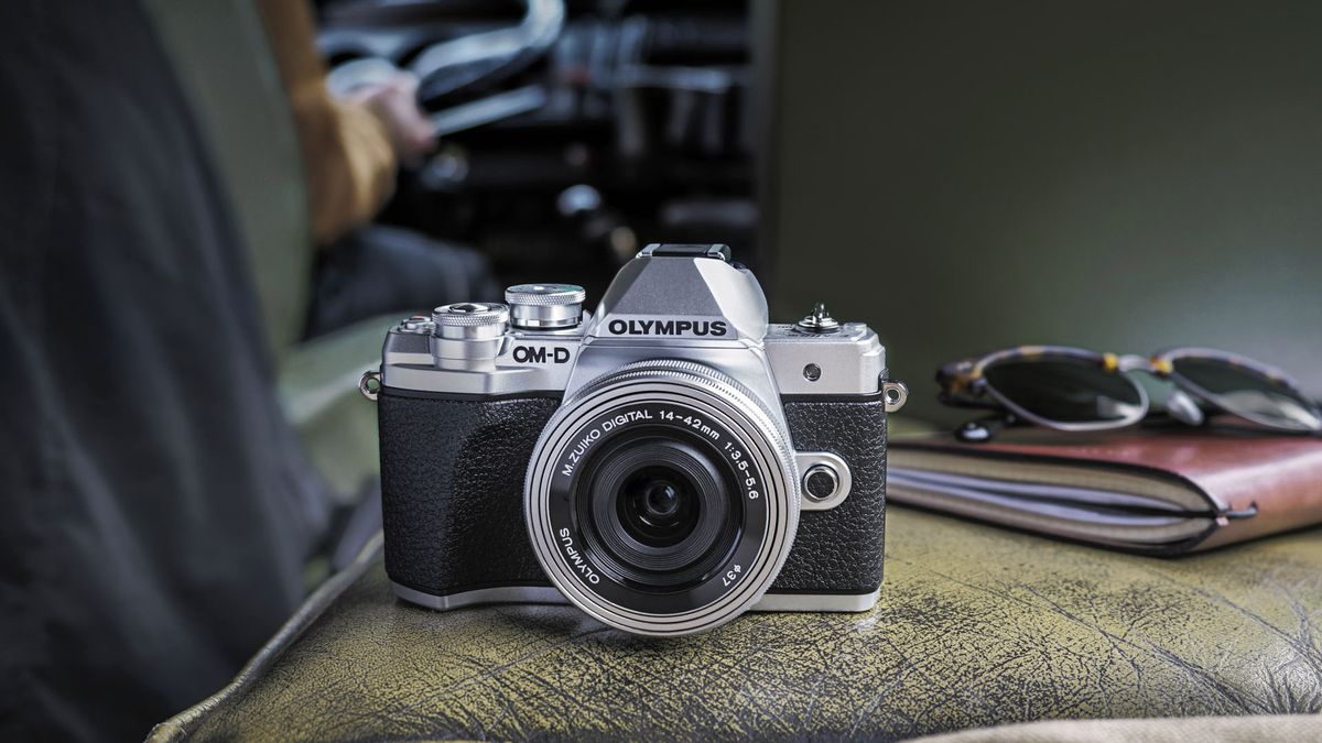 Olympus OM-D E-M10 Mark III - odświeżony bezlusterkowiec z lepszym AF i filmami 4K 1