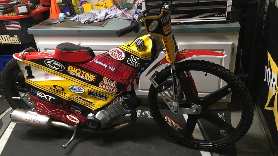 Materiały prasowe / Na zdjęciu: motocykl z kołem z włókna węglowego