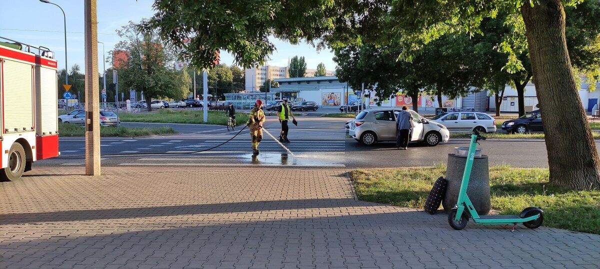 Potrącenie osoby na hulajnodze na przejściu dla pieszych na al. Andersa