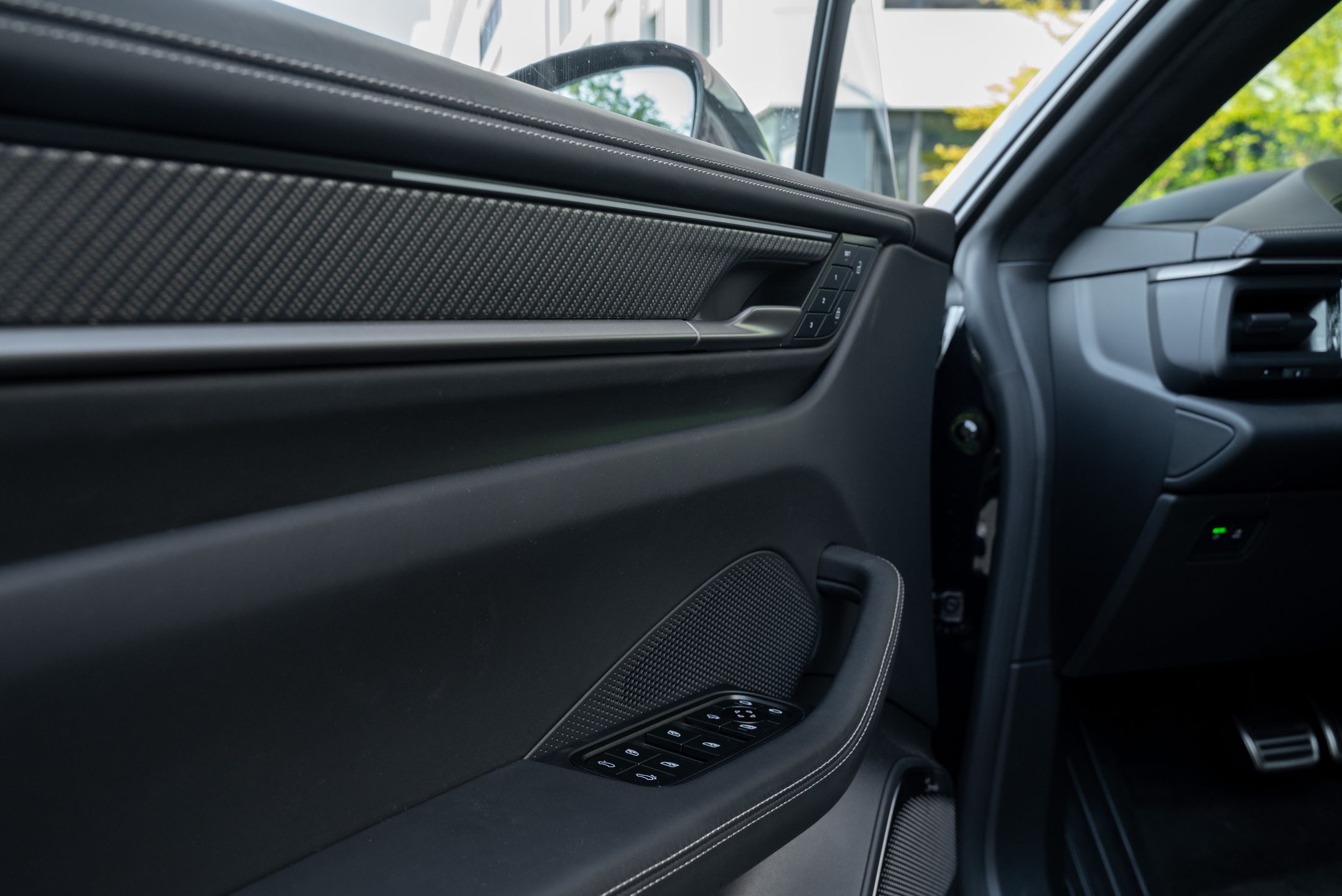 Porsche Macan Turbo EV