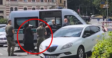 Bąkiewicz pokazał nagranie. Ostra reakcja Straży Granicznej