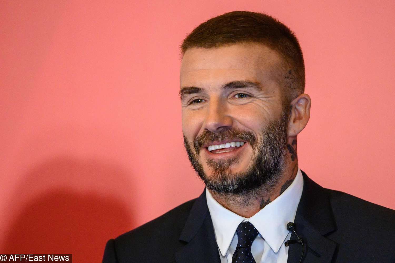 David Beckham po przeszczepie i farbowaniu włosów