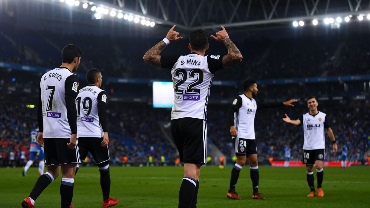 Zdjęcie okładkowe artykułu: Getty Images / David Ramos / Na zdjęciu: piłkarze Valencia CF