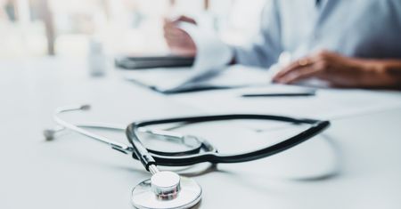 Wyższe wynagrodzenia dla kadry medycznej ZUS. Lekarze orzecznicy mogą zarobić nawet 20 tys. zł brutto