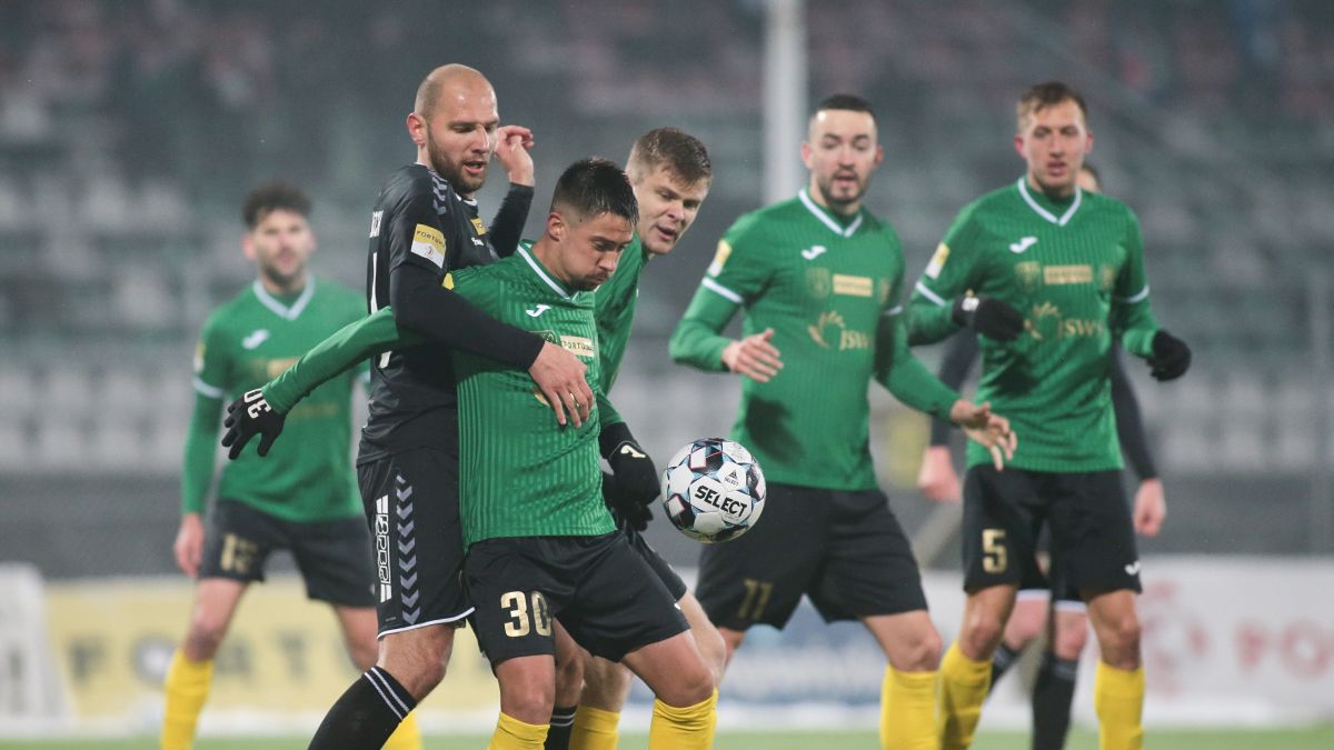 WP SportoweFakty / Tomasz Kudala / Na zdjęciu: piłkarze GKS-u Jastrzębie