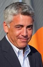 Poważny Adam Arkin u braci Coen