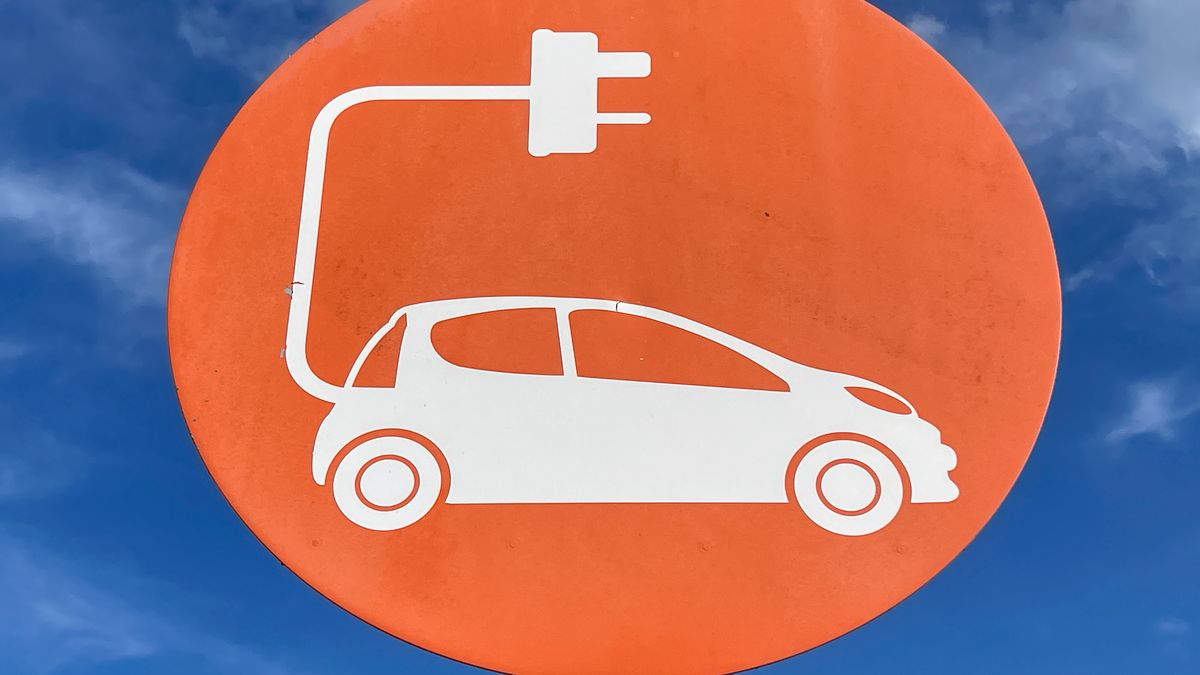 BRISTOL, UNITED KINGDOM - OCTOBER 18: A sign for a charging point for electric cars is displayed on, October 18, 2023 in Bristol, England. The European Union plans to ban all new sales of carbon-emitting petrol and diesel cars by 2035. Originally the UK planned to ban the sale of new petrol and diesel cars in Britain will by 2030, however this has recently put back still further. Critics of the laws have expressed concern that many internal combustion engined carbon polluting cars, lorries and vans will be still on the roads long after the ban on their sale. (Photo by Matt Cardy/Getty Images)