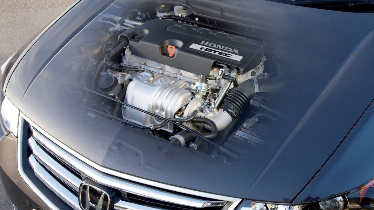 Jedni w ogóle nie dbają, inni dmuchają na diesla jak na dziecko. Co bardziej się opłaca?