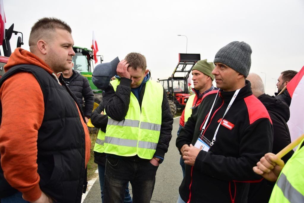 Żnin: Protest rolników z kujawsko-pomorskiego przy S5