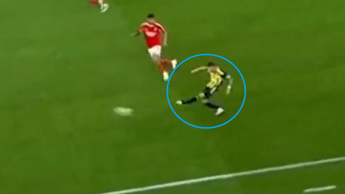 Twitter / sportifytrarsiv / Na zdjęciu: asysta Szymańskiego