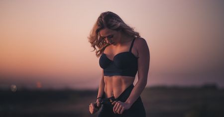 Dwa kosmetyki, które uniosą twój biust. Jeden nawet go powiększy