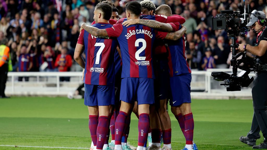 Getty Images / David S.Bustamante/Soccrates / Na zdjęciu: piłkarze FC Barcelony