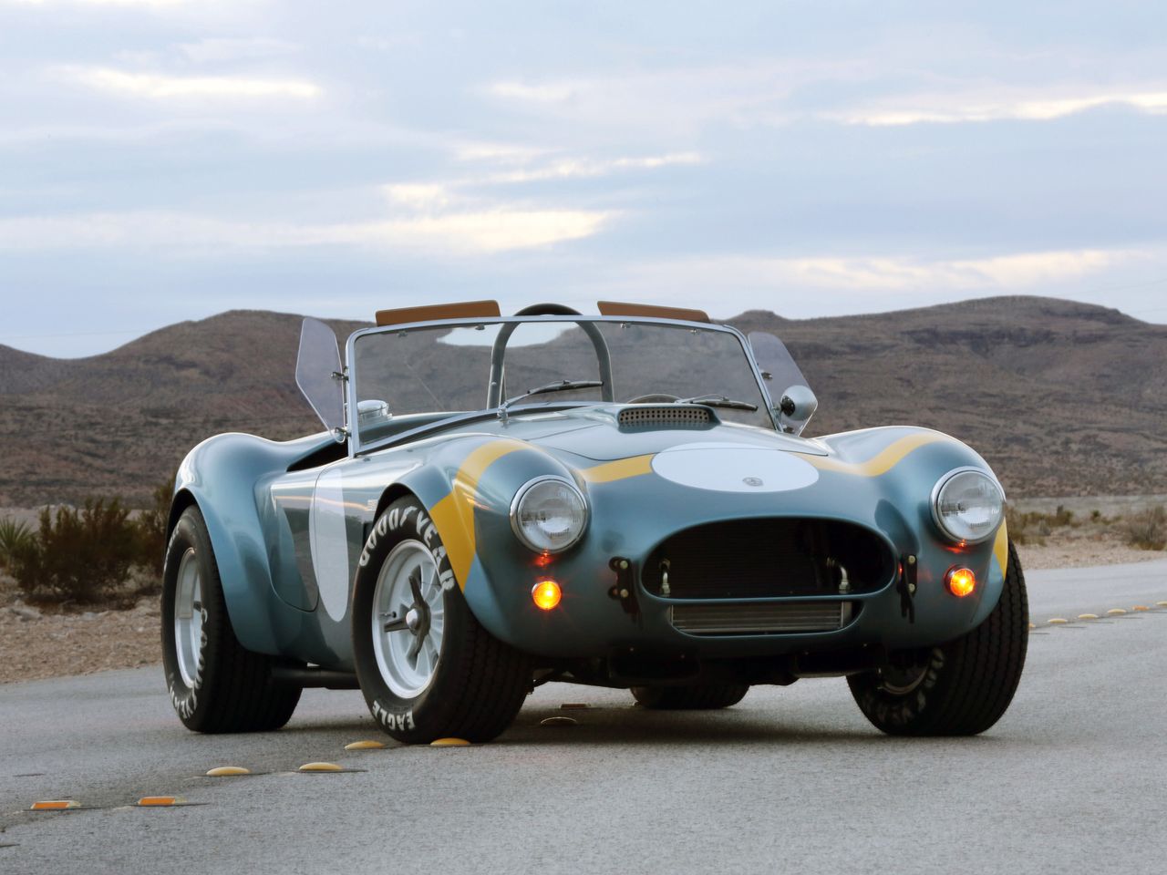 Obecnie firma Shelby wytwarza model Cobra 289 FIA - auto rocznicowe