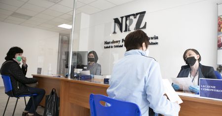 NFZ otrzymuje rekordowe kwoty. Ekspertka: "sytuacja wraca do stanu sprzed pandemii"