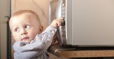 Podgrzewanie w mikrofalówce a zdrowie dziecka