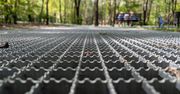 Nowy park na Ruczaju w Krakowie jeszcze w budowie, a już budzi emocje. Rodzice alarmują o zagrożeniu, dziecko poważnie się zraniło