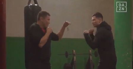 Co za spotkanie! Cristiano Ronaldo ćwiczy boks pod okiem wielkiego mistrza