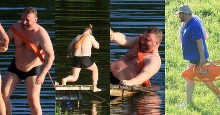 Spragniony wrażeń Łukasz Szumowski pluska się w jeziorze podczas rodzinnego wypadu (ZDJĘCIA)
