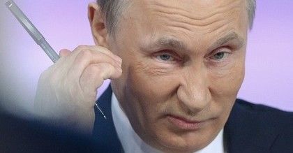 Putin nie dba o rubla. Kreml skupuje złoto i twarde waluty