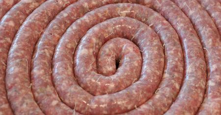 Surowa kiełbasa wieprzowa