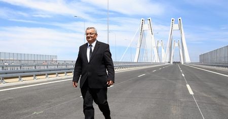 Minister Adamczyk chwali się kosztami budowy dróg. Jest czym?