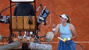 Sceny w Rzymie. Rozpłakała się na korcie