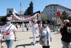 Warszawa. Protest pielęgniarek i położnych. Domagają się podwyżek
